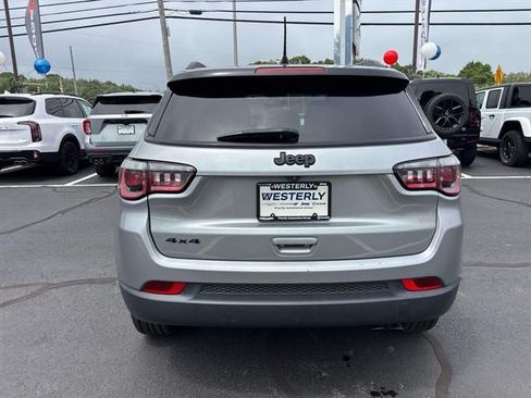Used 2019 Jeep Compass Latitude AWD/4WD image 4