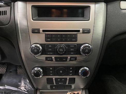 Used 2010 Ford Fusion SE image 23