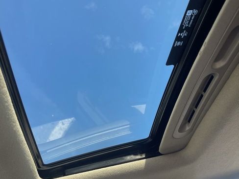 Used 2017 Chevrolet Sonic LT w/ Fun and Sun Package image 5