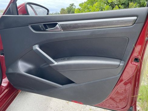 Used 2017 Volkswagen Passat 1.8T SE image 25