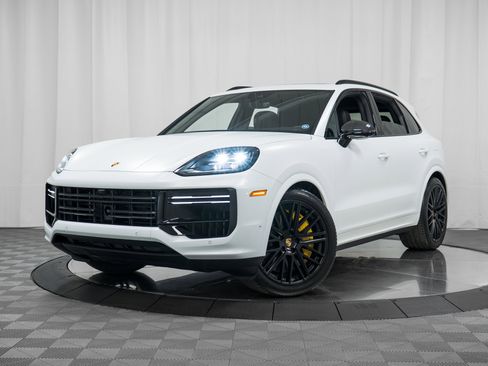 Certified 2024 Porsche Cayenne Turbo image 36