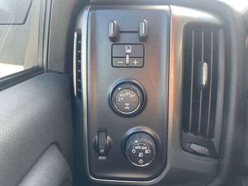 Used 2018 Chevrolet Silverado 1500 LT w/ All Star Edition AWD/4WD image 26