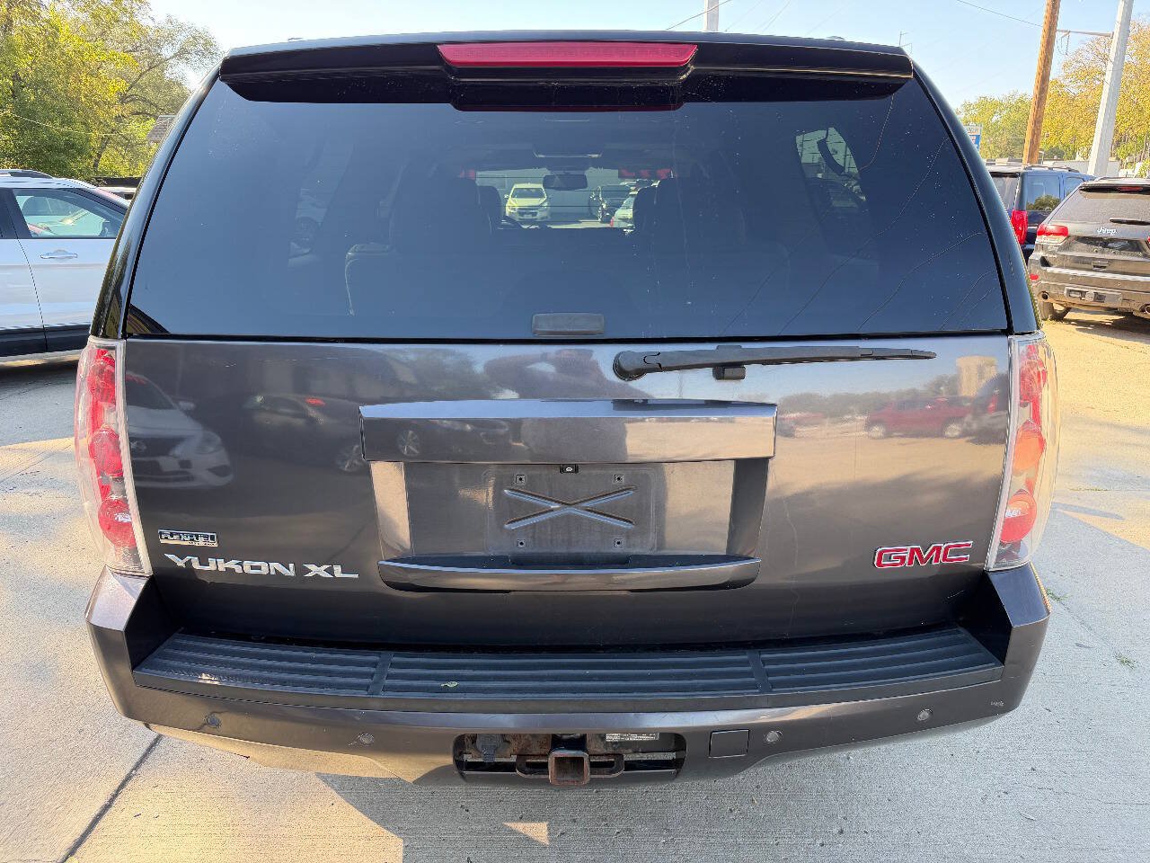 Used 2010 GMC Yukon XL SLT w/ SLT-2 Equipment Package AWD/4WD image 6