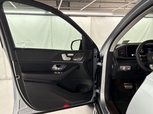 New 2026 Mercedes-Benz GLS 450 4MATIC image 5