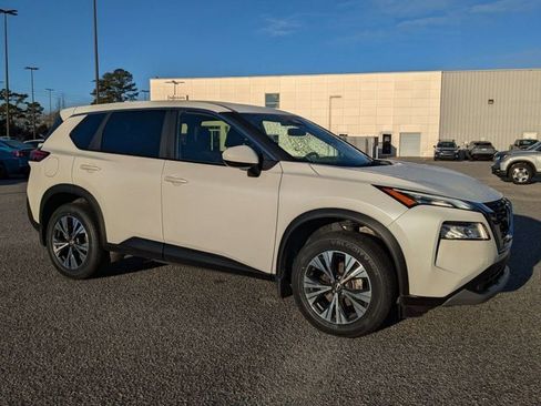 Certified 2023 Nissan Rogue SV image 2