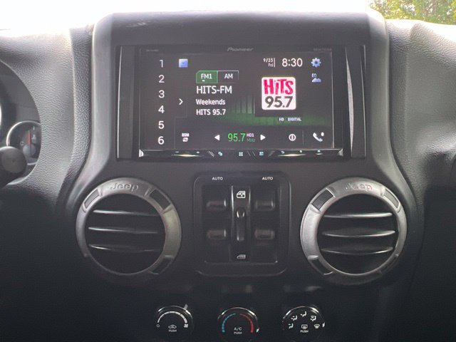 Used 2014 Jeep Wrangler Unlimited Sport w/ Quick Order Package 23S AWD/4WD image 16