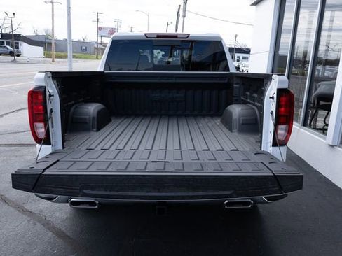 New 2026 GMC Sierra 1500 SLE image 9