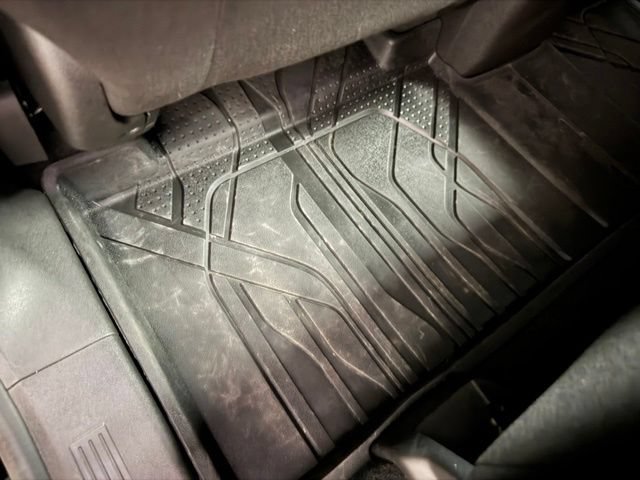 Used 2024 Chevrolet Equinox LT w/ LPO, Floor Liner Package FWD image 20