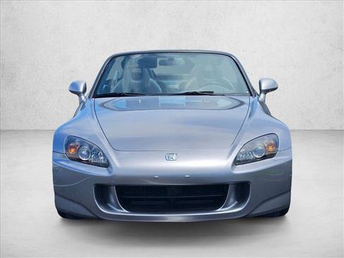 Used 2004 Honda S2000 image 2