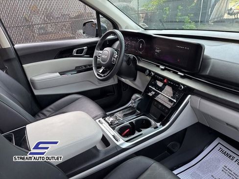 Used 2024 Kia Carnival SX image 13