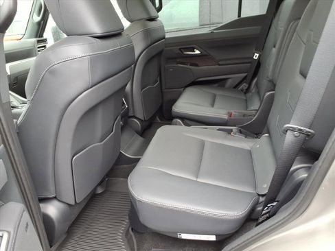 Used 2026 Lexus GX 550 image 6