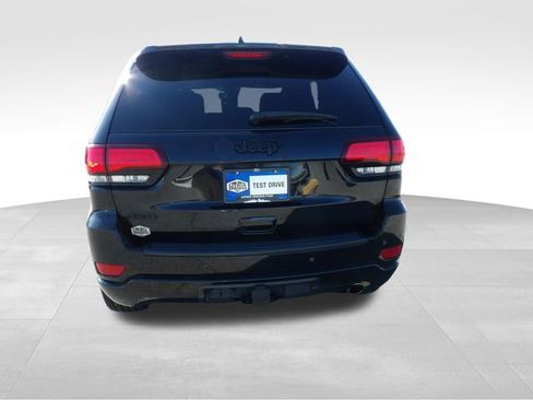 Used 2022 Jeep Grand Cherokee Laredo X AWD/4WD image 6