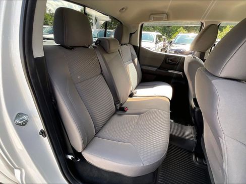 Used 2022 Toyota Tacoma SR5 AWD/4WD image 26