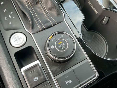 Used 2023 Volkswagen Atlas SEL image 19