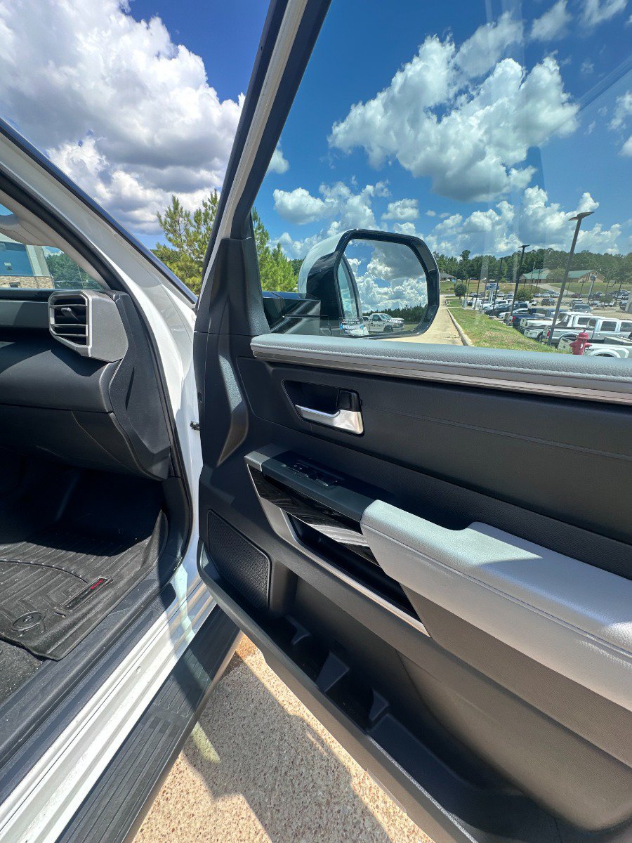 Used 2024 Toyota Sequoia Limited AWD/4WD image 24