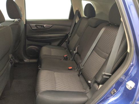 Used 2019 Nissan Rogue S FWD image 18
