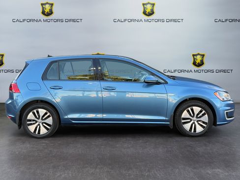 Used 2016 Volkswagen e-Golf SE image 6
