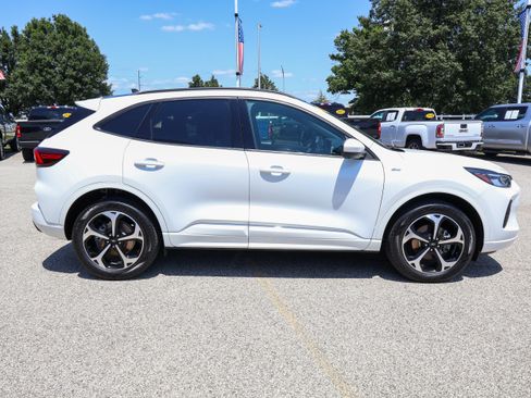 Used 2023 Ford Escape ST-Line Select w/ Tech Pack #2 AWD/4WD image 6