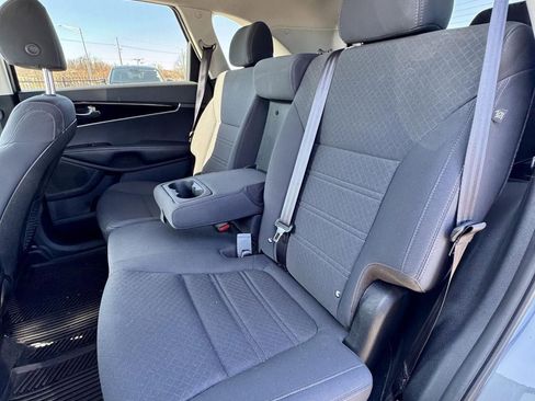 Used 2020 Kia Sorento L image 13