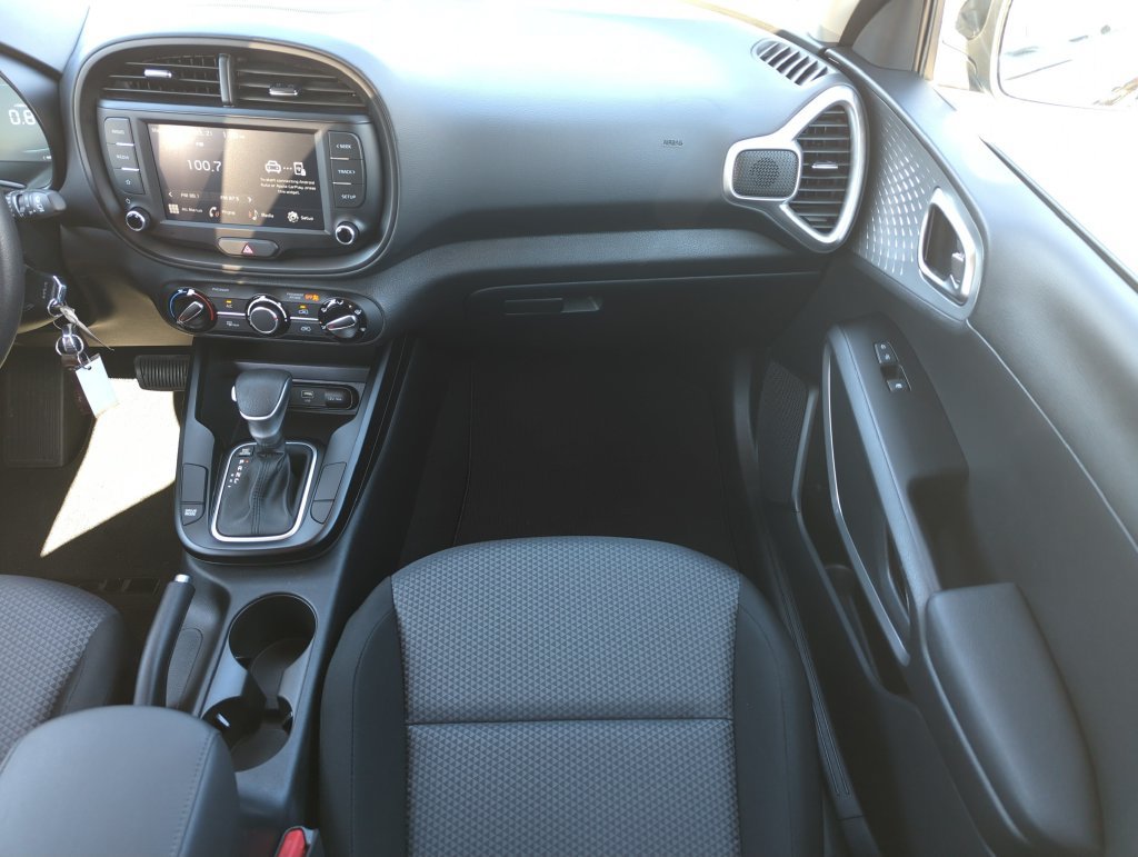 Used 2025 Kia Soul LX FWD image 18