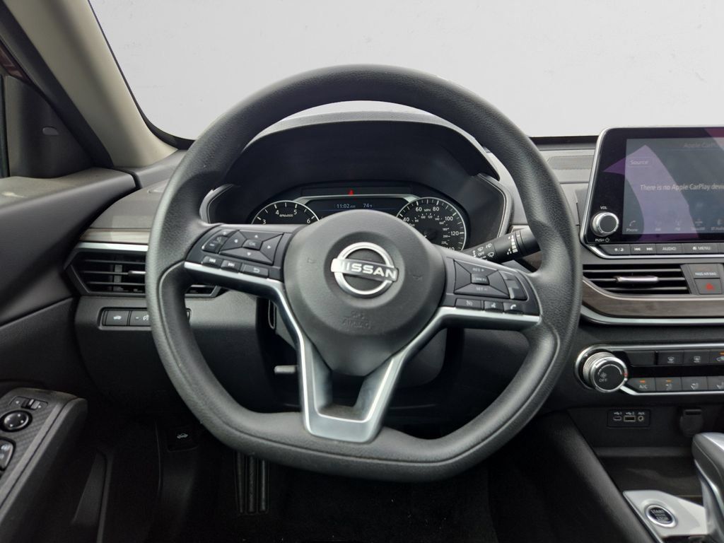 Used 2024 Nissan Altima 2.5 SV AWD/4WD image 13