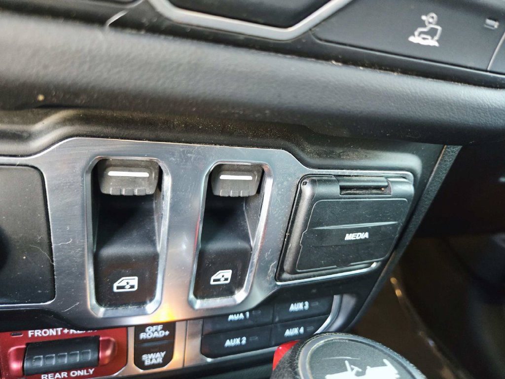 Used 2026 Jeep Wrangler Rubicon AWD/4WD image 31