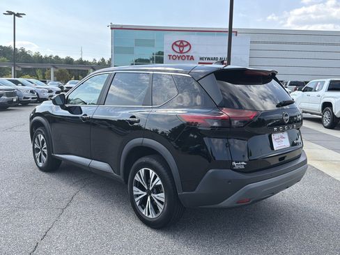 Used 2023 Nissan Rogue SV AWD/4WD image 15