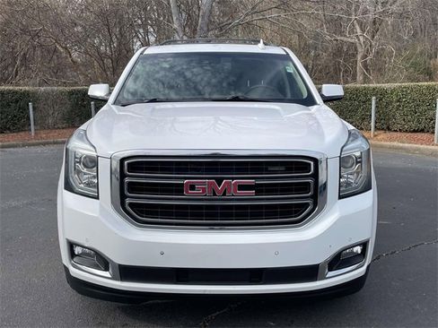 Used 2019 GMC Yukon XL SLT image 2