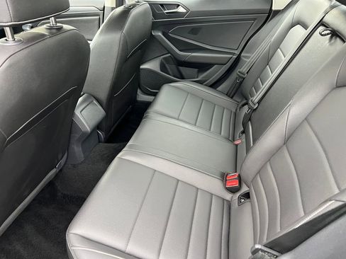 Used 2024 Volkswagen Jetta SE image 11