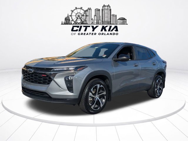 Used 2024 Chevrolet Trax RS w/ Driver Confidence Package FWD image 2