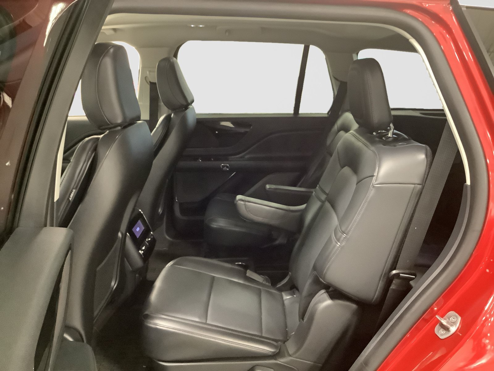 Certified 2025 Lincoln Aviator 2WD image 12
