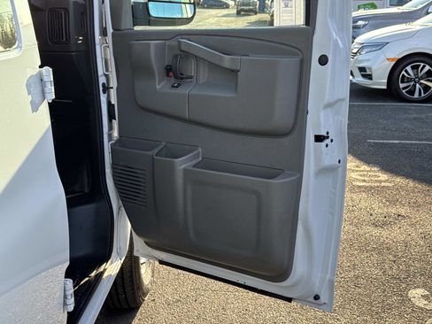 Used 2024 GMC Savana 2500 w/ Driver Convenience Package image 13