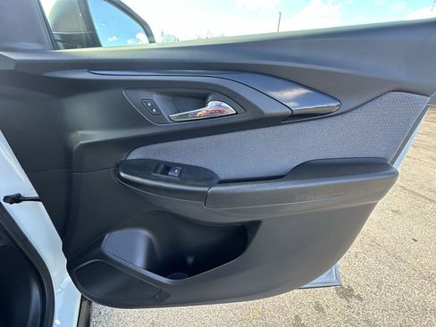 Used 2023 Chevrolet TrailBlazer LS image 31