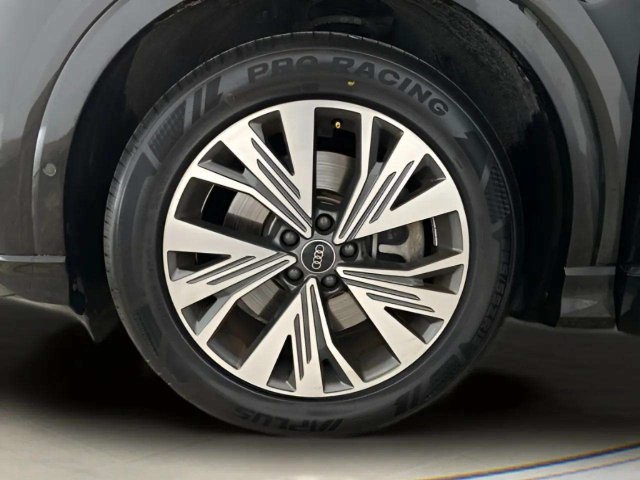 Used 2023 Audi Q4 e-tron Premium Plus RWD image 98