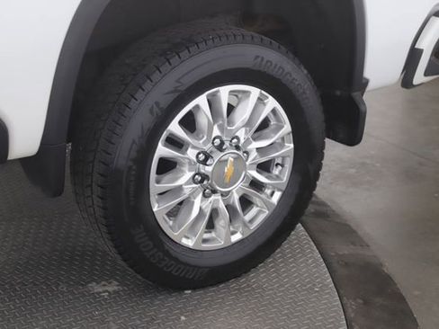 Used 2022 Chevrolet Silverado 2500 High Country w/ Z71 Off-Road Package AWD/4WD image 14