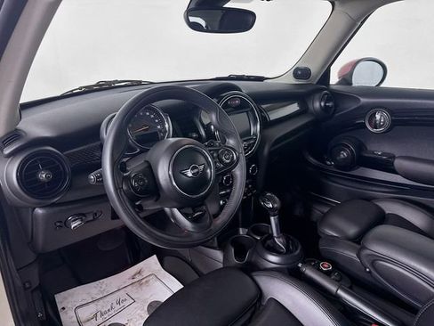 Used 2019 MINI Cooper S w/ Premium Package image 9