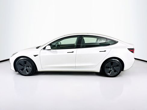 Used 2023 Tesla Model 3 Standard Range image 4