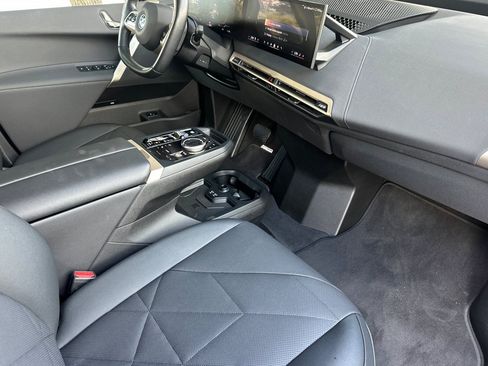 Used 2025 BMW iX xDrive50 w/ Sport Package image 20