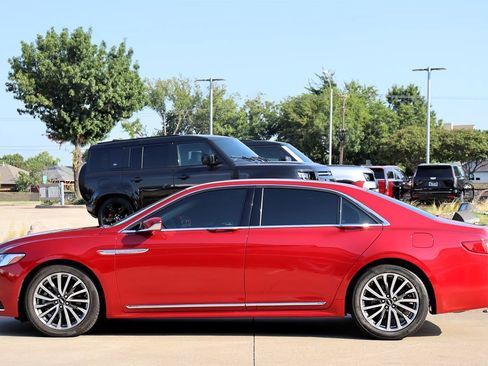 Used 2020 Lincoln Continental w/ Premium Package image 8