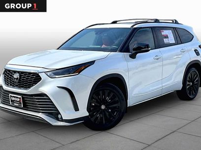 Used 2023 Toyota Highlander XSE