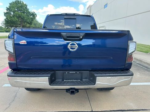 Used 2017 Nissan Titan SV AWD/4WD image 12