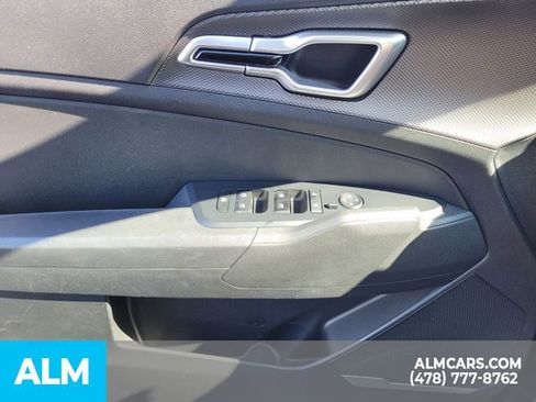 Used 2024 Kia Sportage LX image 28