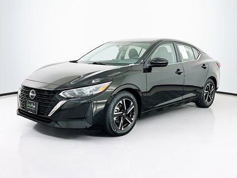 Used 2025 Nissan Sentra SV FWD image 3