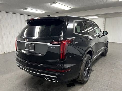 New 2025 Cadillac XT6 Luxury image 5