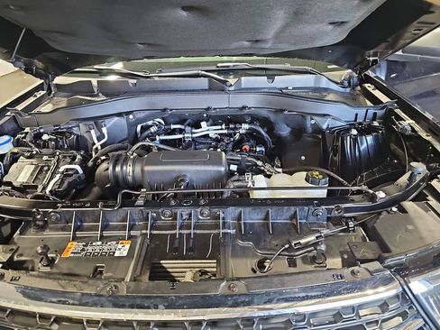 Used 2023 Ford Explorer XLT w/ Equipment Group 202A AWD/4WD image 32