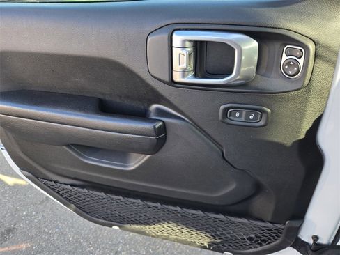 Used 2023 Jeep Gladiator Sport image 23