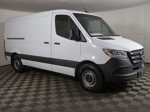 Used 2024 Mercedes-Benz Sprinter 2500 image 11