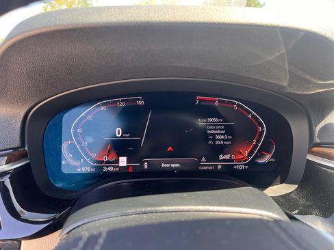 Used 2020 BMW 530i xDrive w/ Convenience Package AWD/4WD image 10