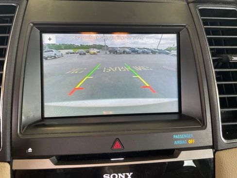 Used 2018 Ford Taurus Limited w/ Driver Assist Package FWD image 37