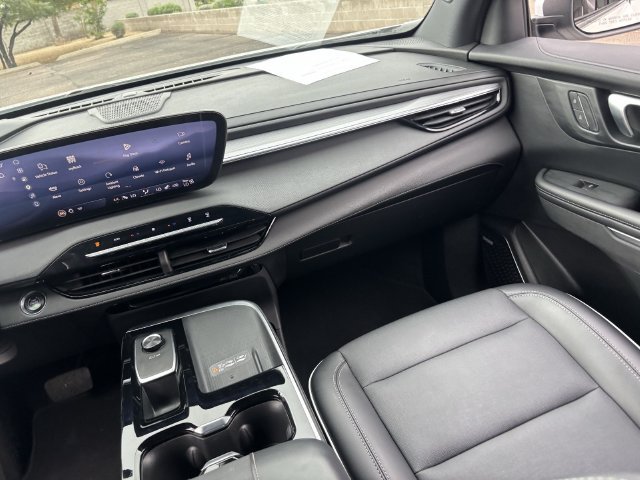 Used 2025 Buick Enclave Preferred FWD image 16